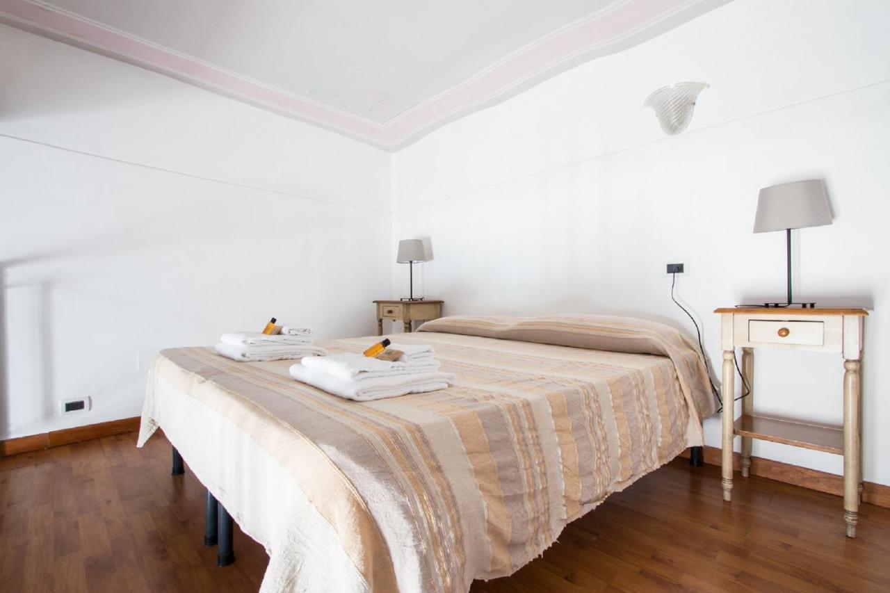 Sunny Apartment Navona Square Rome Bagian luar foto