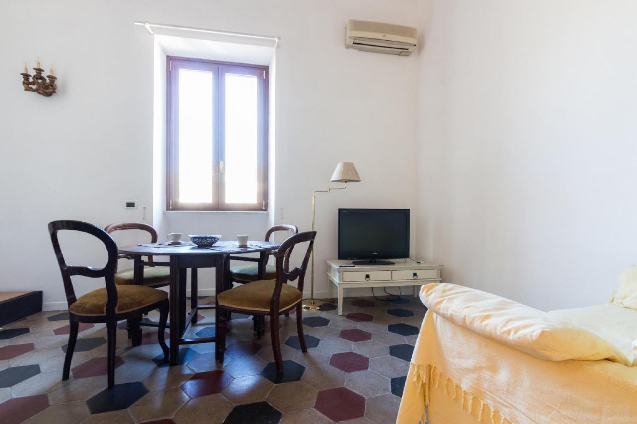Sunny Apartment Navona Square Rome Bagian luar foto