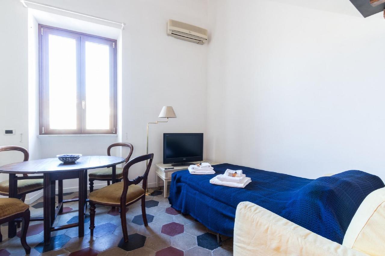 Sunny Apartment Navona Square Rome Bagian luar foto